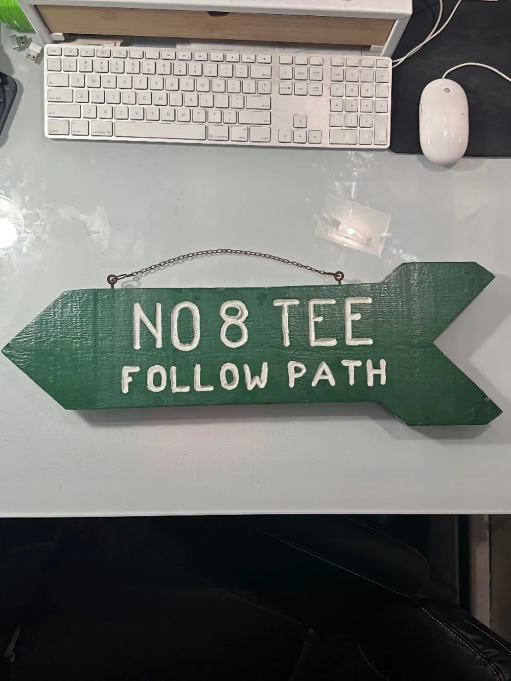 VINTAGE NO 8 TEE PAINTED WOOD ARROW HOLE STATION SIGN 24